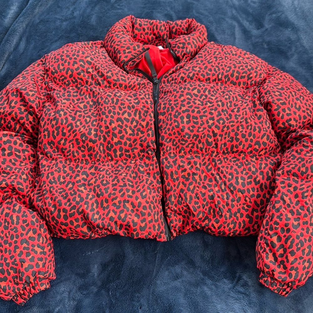 Fabletics Red Leopard Print Puffer Jacket Size Sm… - image 1